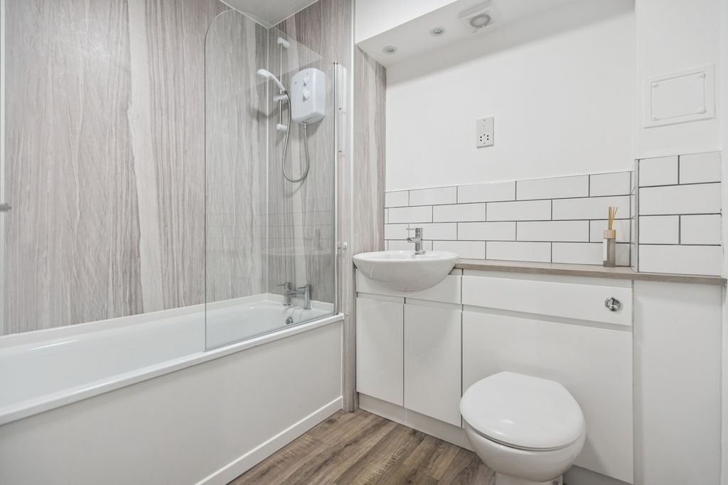 Additional image 9 of 2 bed flat to rentClaycrofts Place, Stirling, Stirlingshire FK7