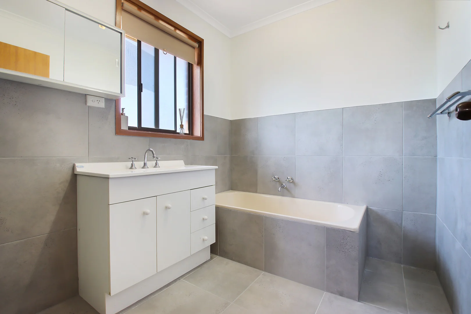 Additional image 5 of 2/4 Sunnyside Crescent, Walla Walla NSW 2659