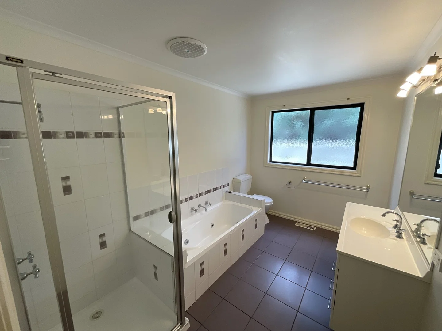 32A The Boulevard, Shepparton VIC 3630 photo 5