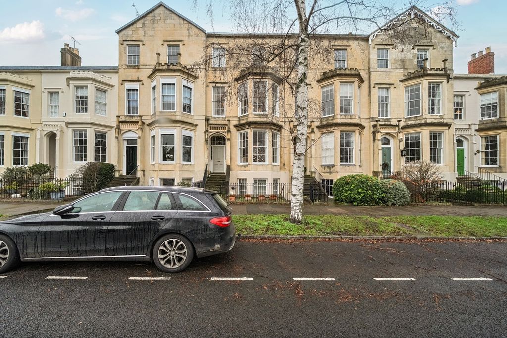 Additional image 16 of 1 bed flat to rentClarence Square, Cheltenham GL50