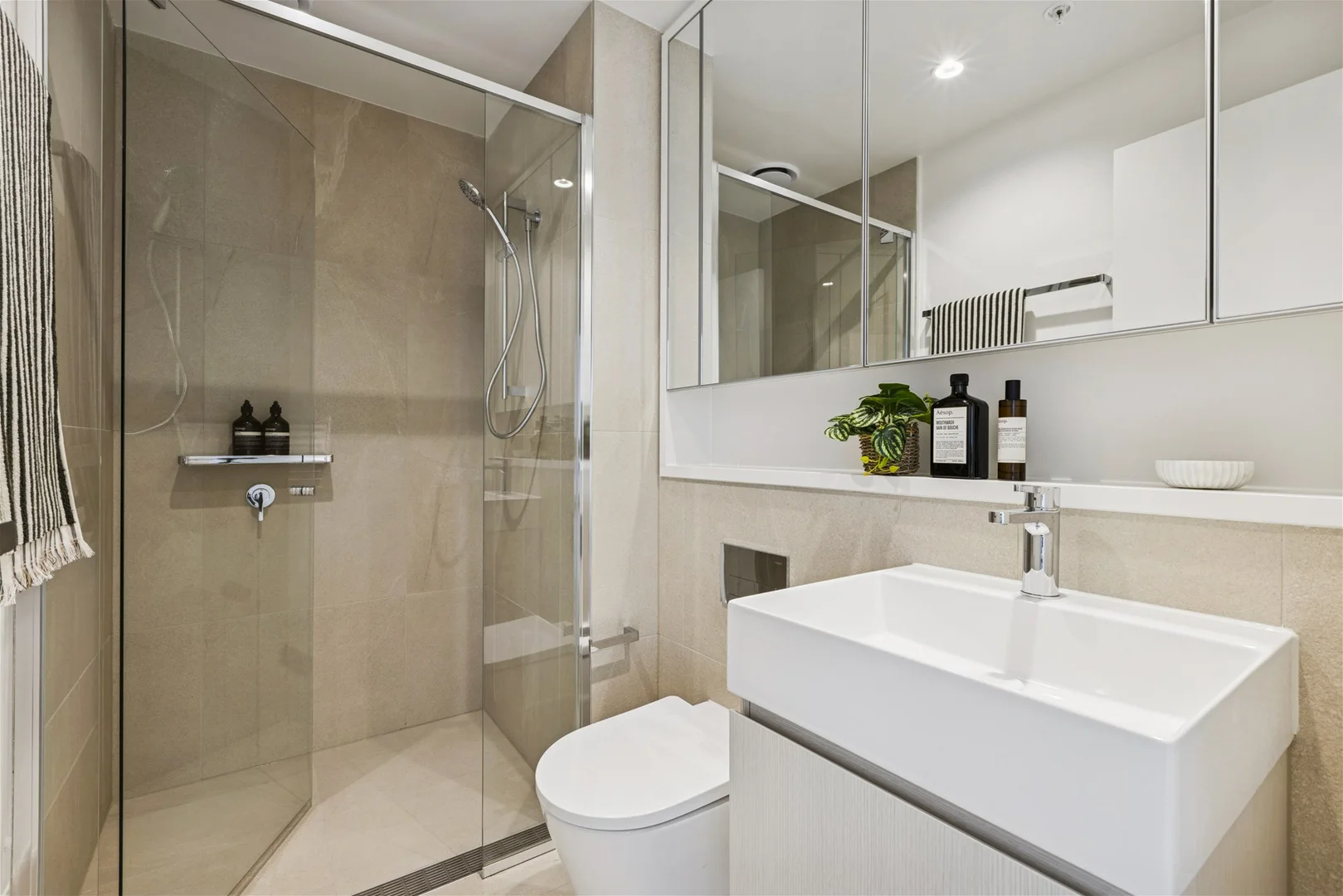 Additional image 3 of 906/648 Flinders Street, Docklands VIC 3008