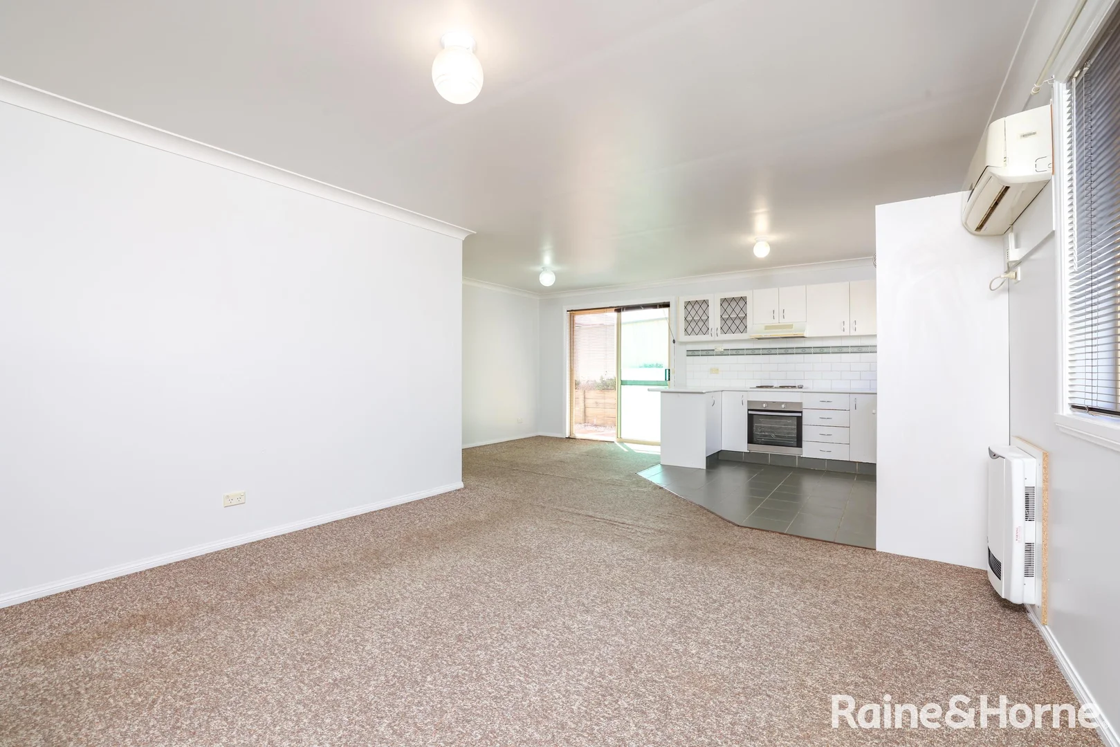 Additional image 3 of 2/2 Sundown Drive, Kelso NSW 2795