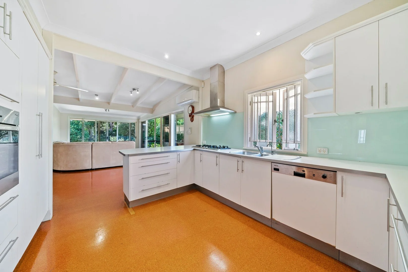 2 The Avenue, Clayfield QLD 4011