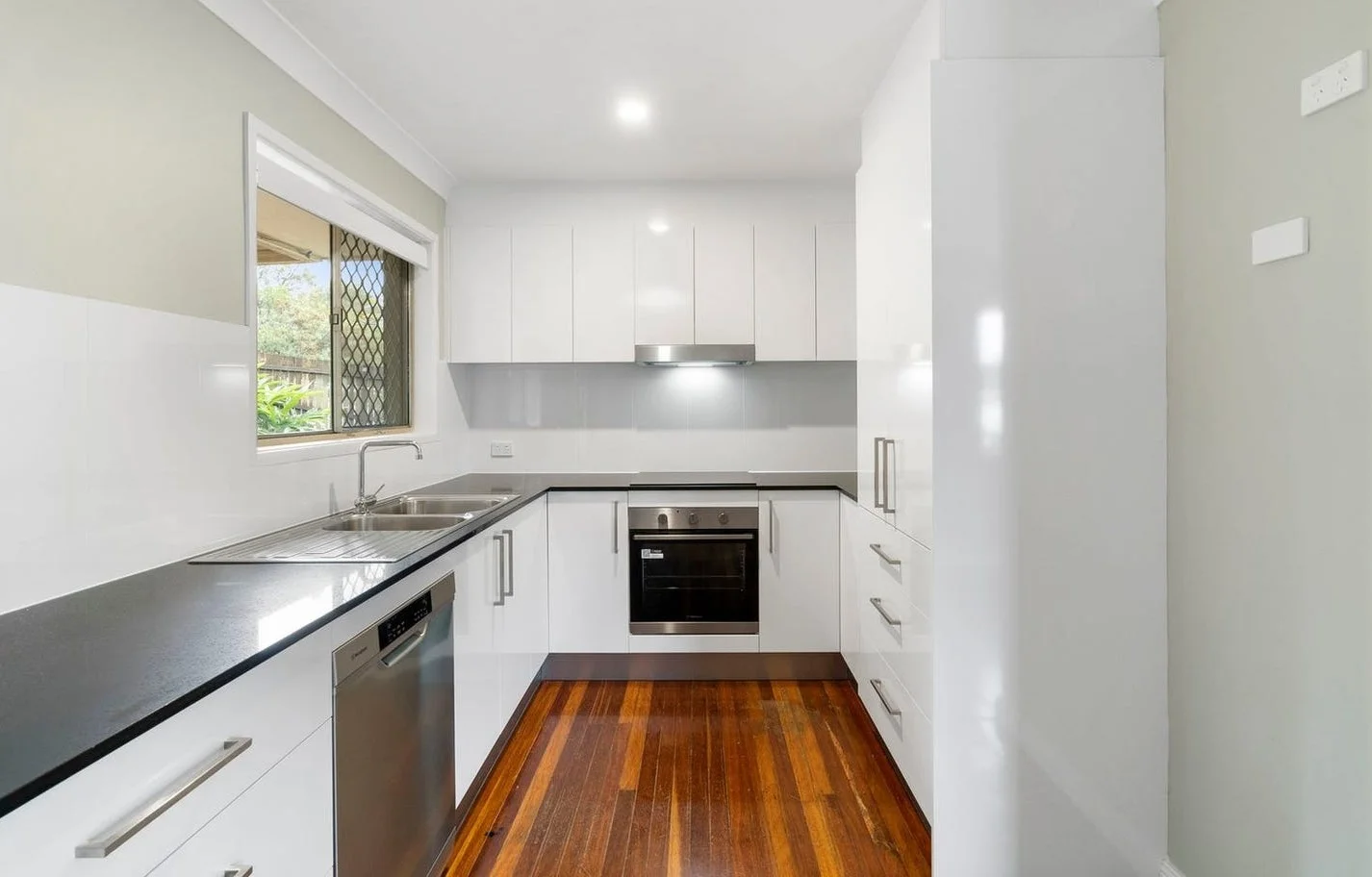 Additional image 3 of 172A Heeb St, Benowa QLD 4217