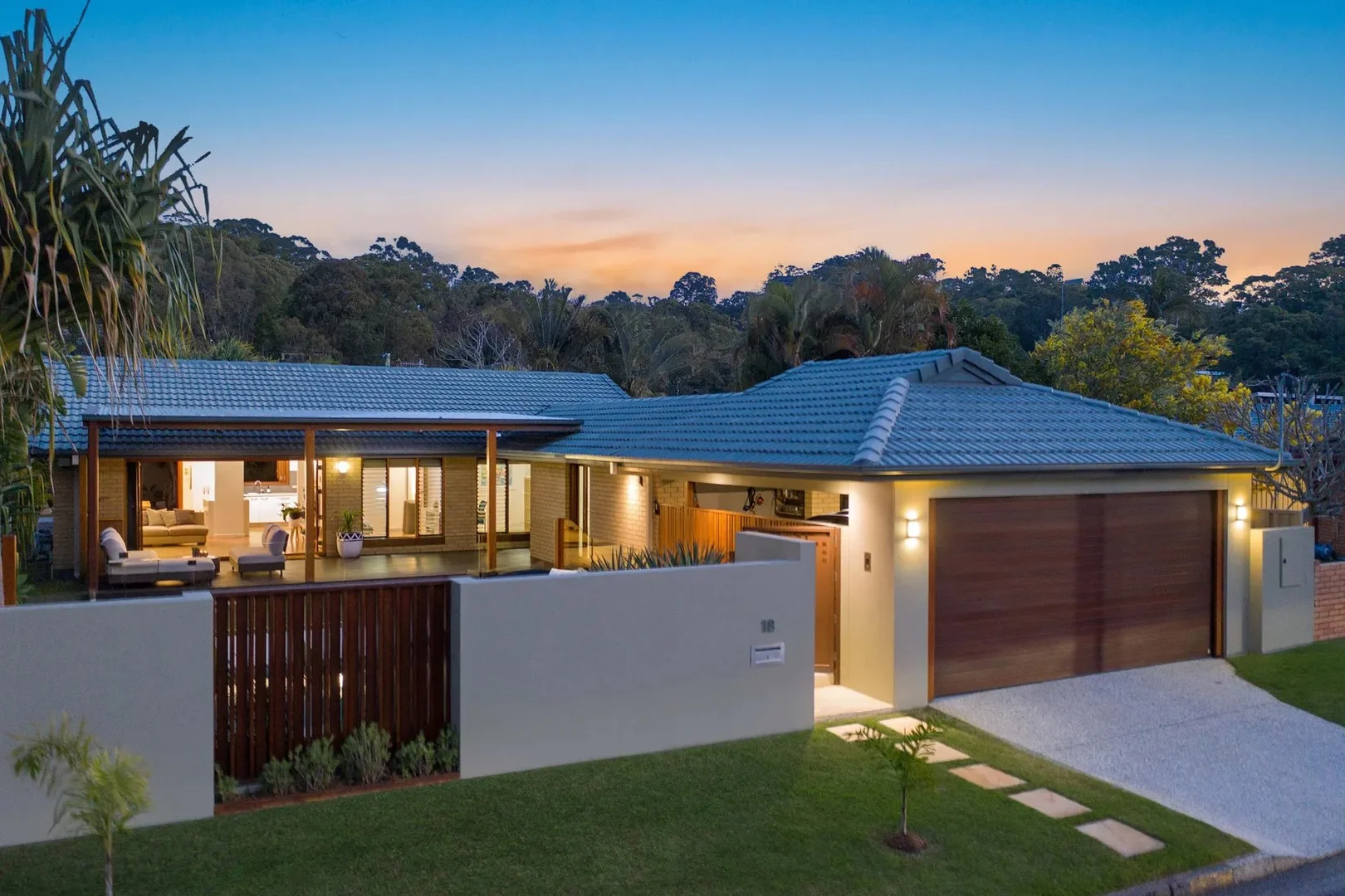 18 Tabilban Street, Burleigh Heads QLD 4220