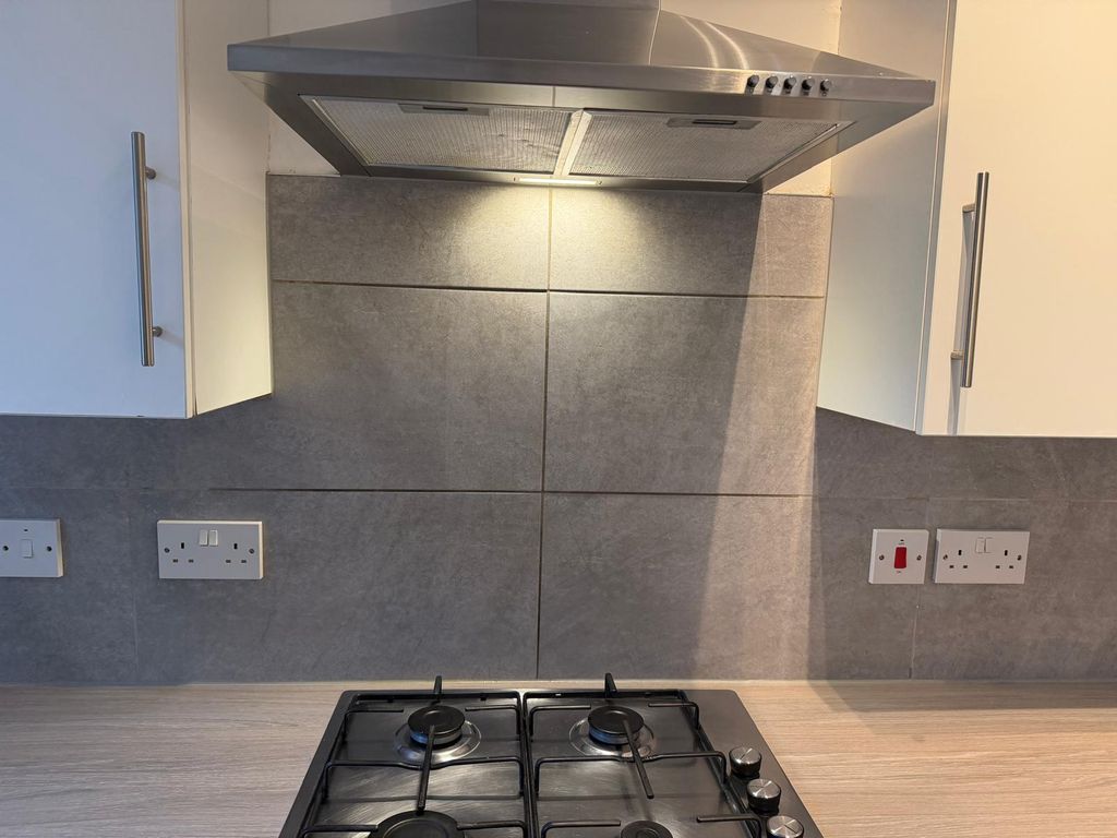 2 bed flat to rentKilloch Drive, Glasgow G13 photo 5