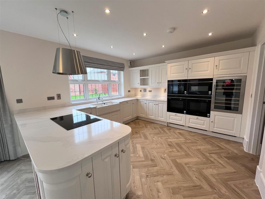 Additional image 7 of 5 bed property to rentCotes Drive, Knutsford WA16