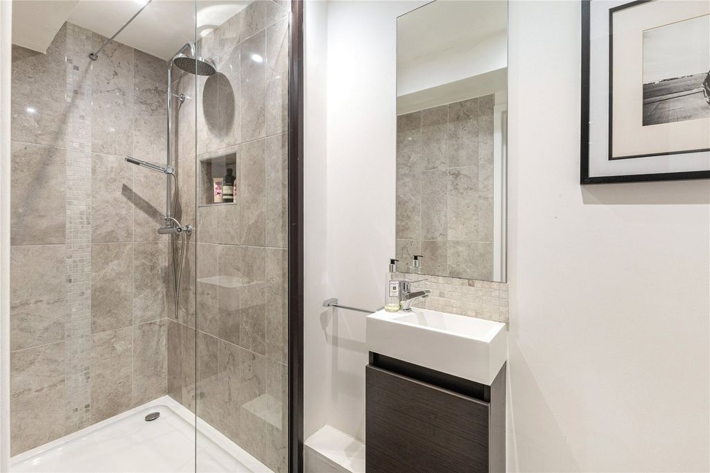 Additional image 32 of 4 bed detached house to rentOxford Walk, Cheltenham, Gloucestershire GL52