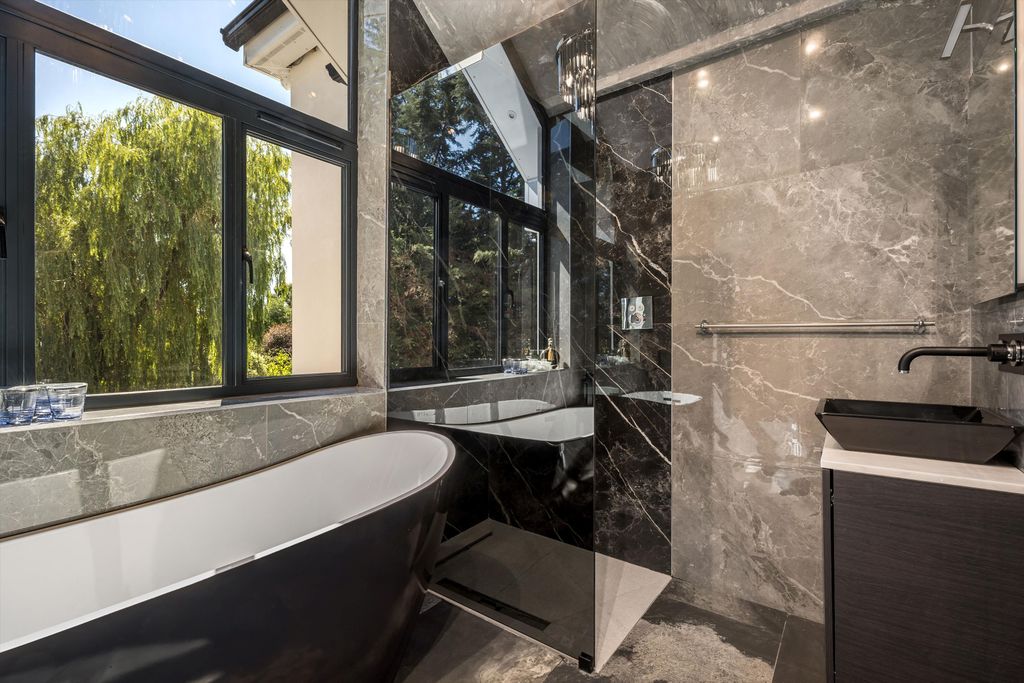 Additional image 12 of 5 bed detached house to rentWaggon Road, Barnet EN4