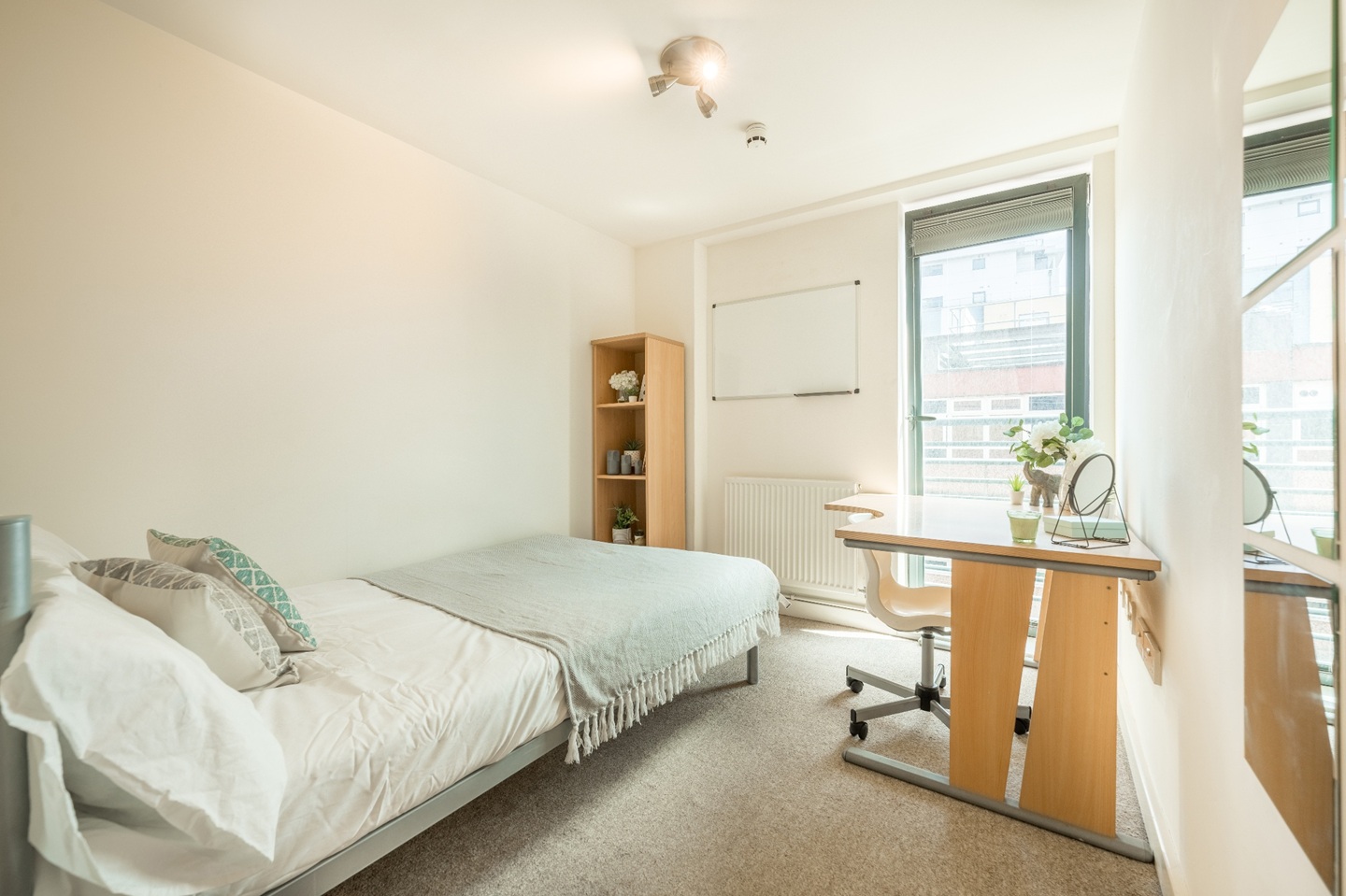 5 Bed Flat, Regent Terrace, S3, N1 7GU photo 5