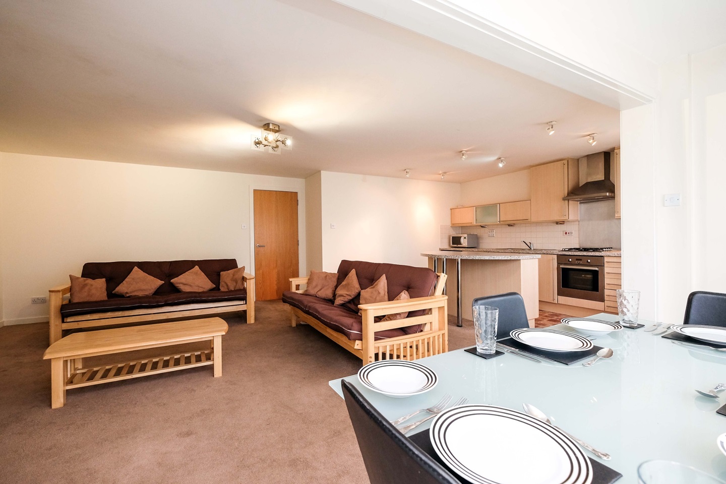2 Bed Flat, Chesser Crescent, EH14, N1 7GU photo 2