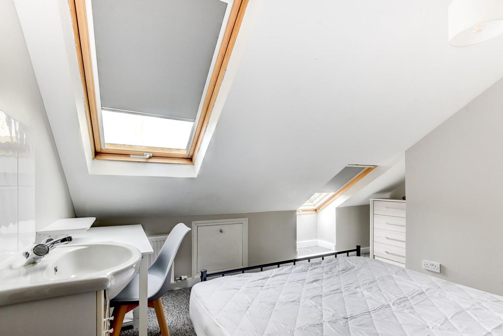 Additional image 2 of 7 bed semi-detached house to rentBernard Road, Brighton BN2