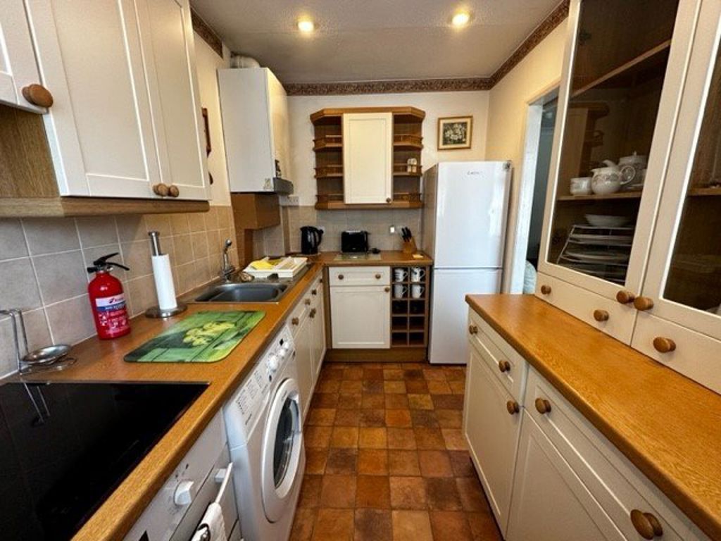 2 bed shared accommodation to rentLetham Place, Fife KY16 photo 5