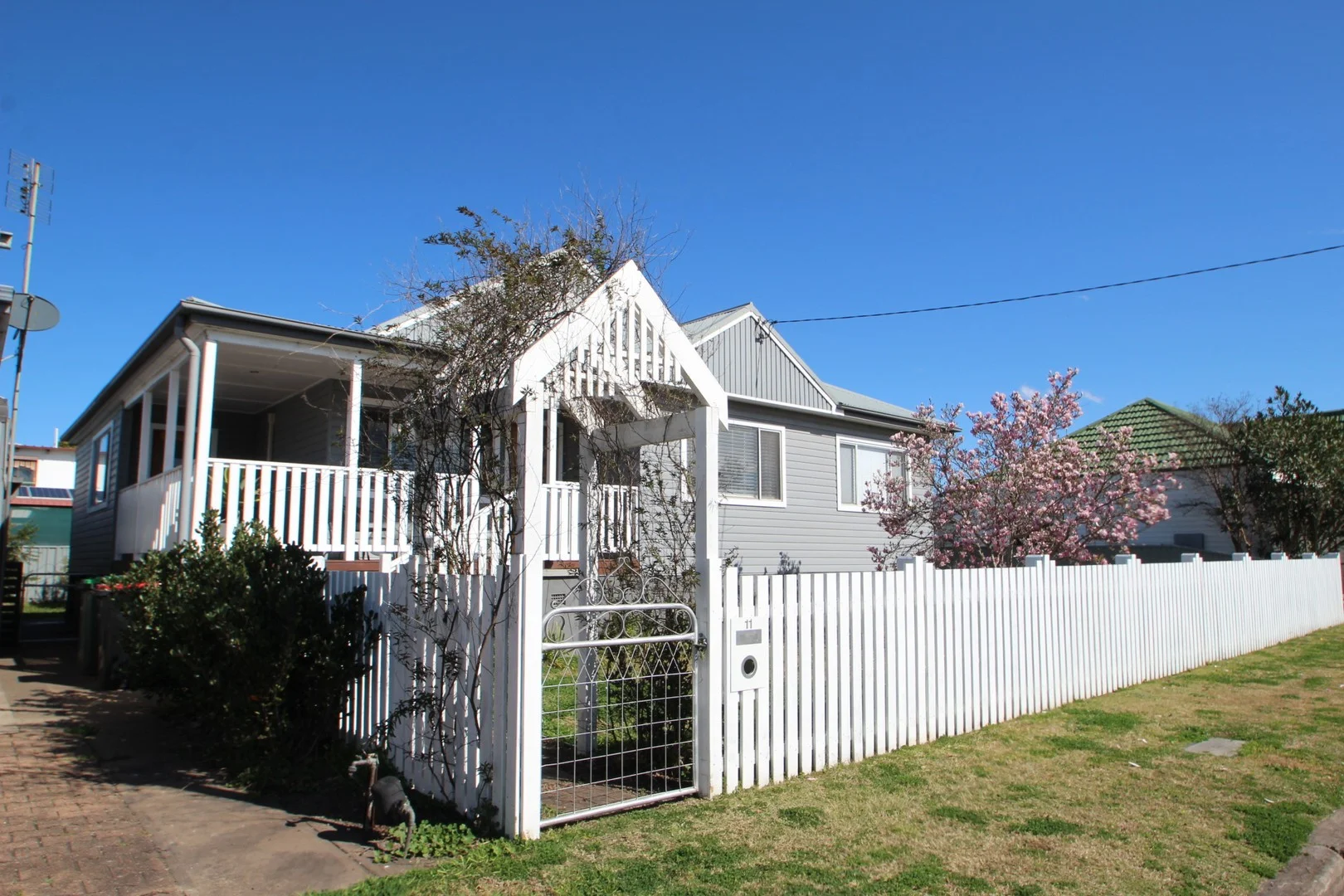 11 Harriett Street, Singleton NSW 2330