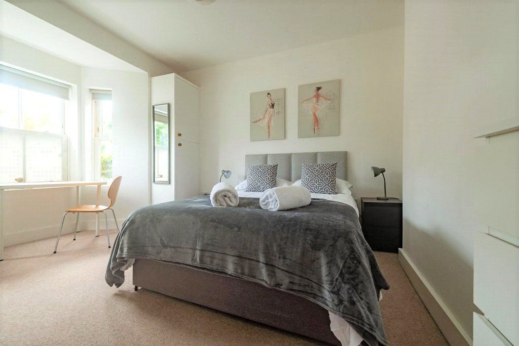 Additional image 6 of 2 bed flat to rentDeanfield Avenue, Henley-On-Thames, Oxfordshire RG9