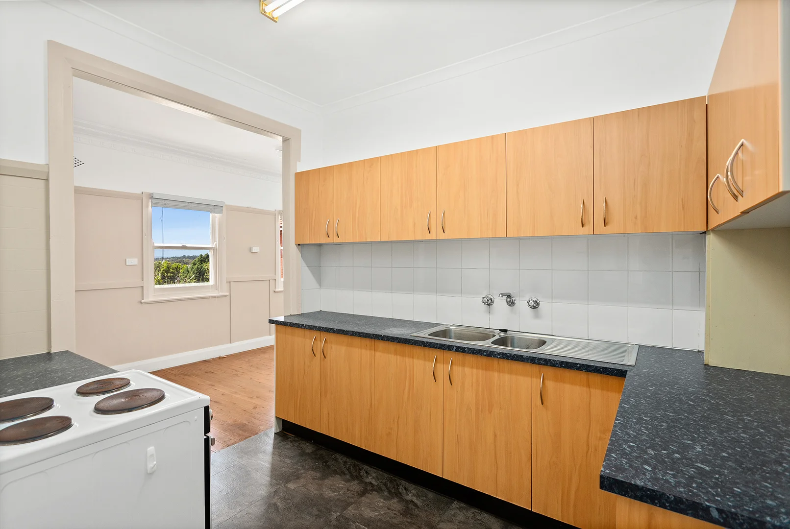 Additional image 3 of 37 McKenzie Avenue, Wollongong NSW 2500