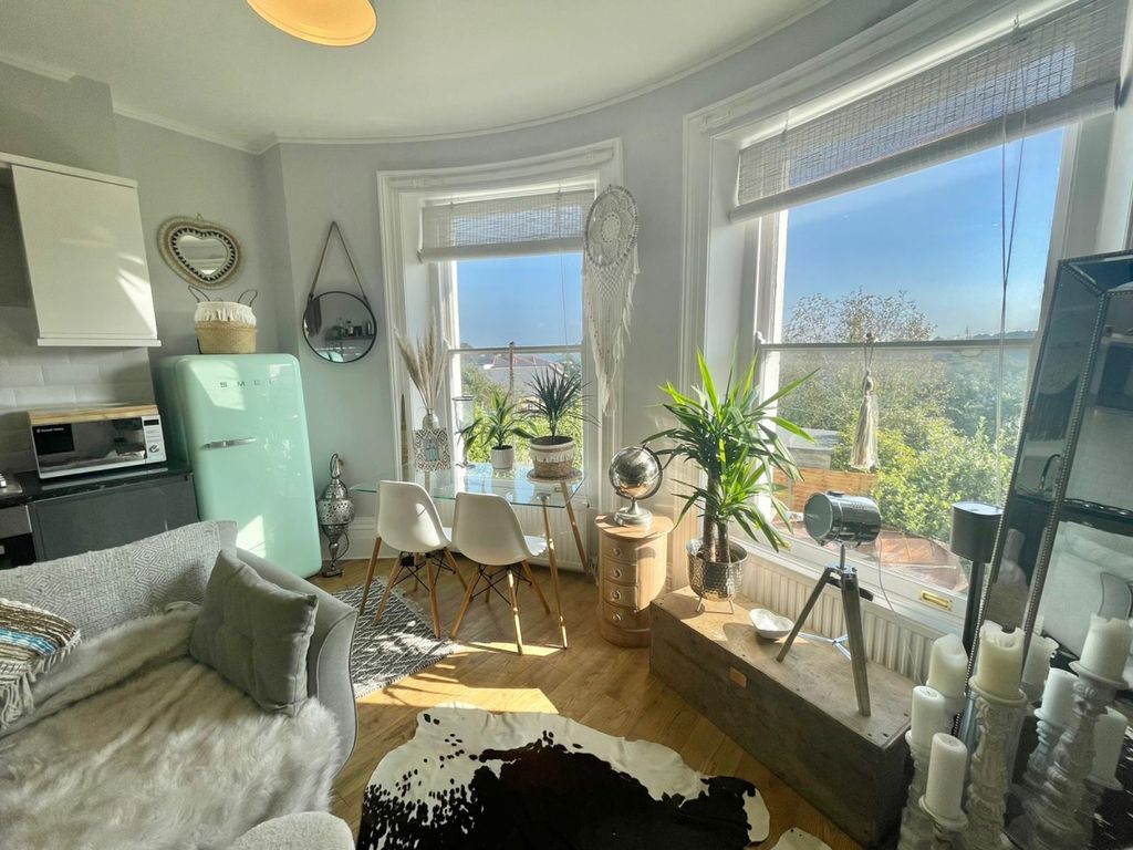 Additional image 5 of 1 bed flat to rentDover Street, Ryde PO33