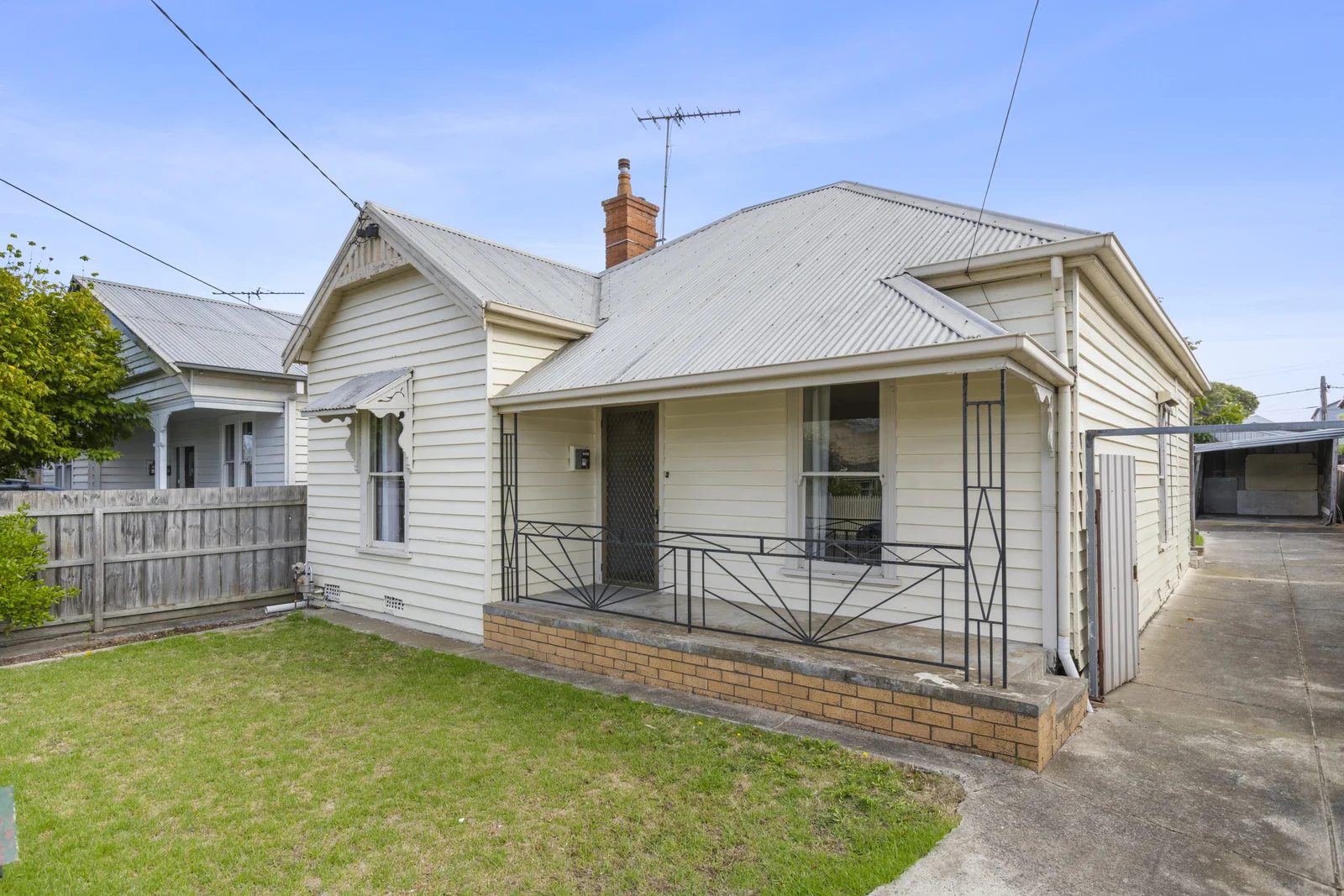 16 Crofton Street, Geelong West VIC 3218
