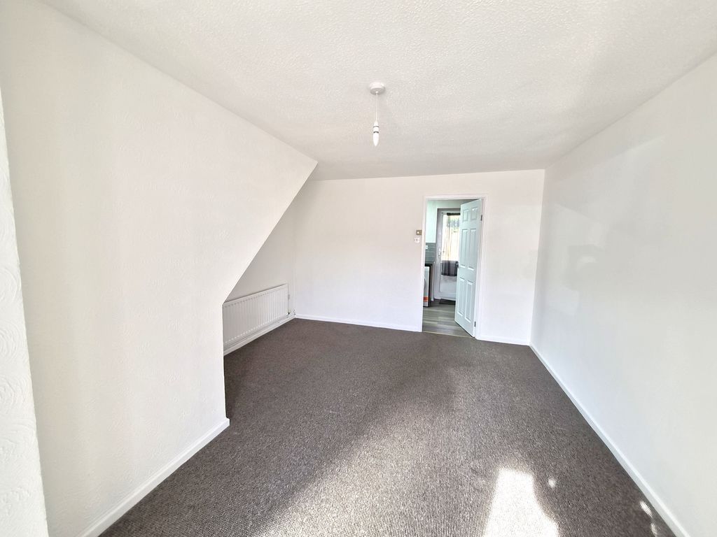 2 bed terraced house to rentLlys Y Celyn, Caerphilly CF83