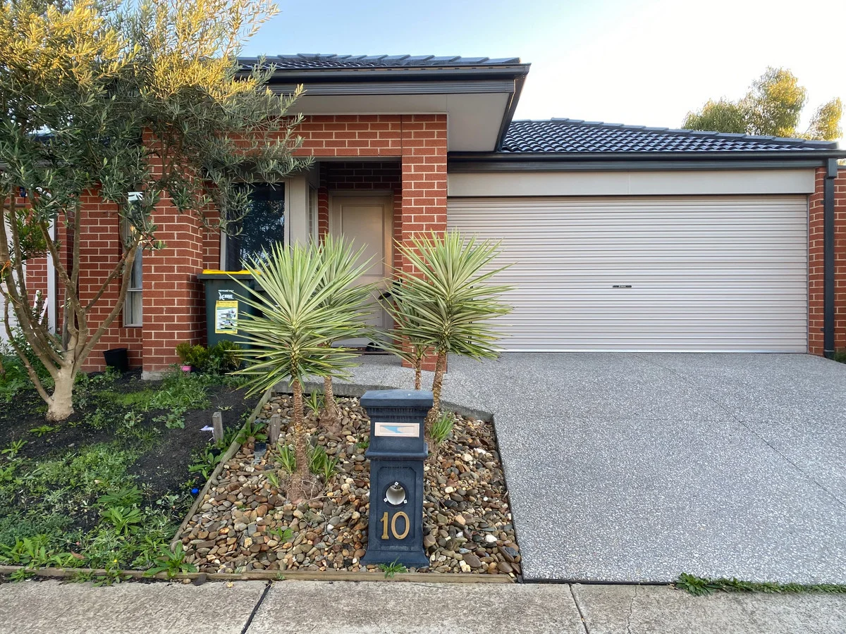 10 Peppertree Parade, Craigieburn VIC 3064