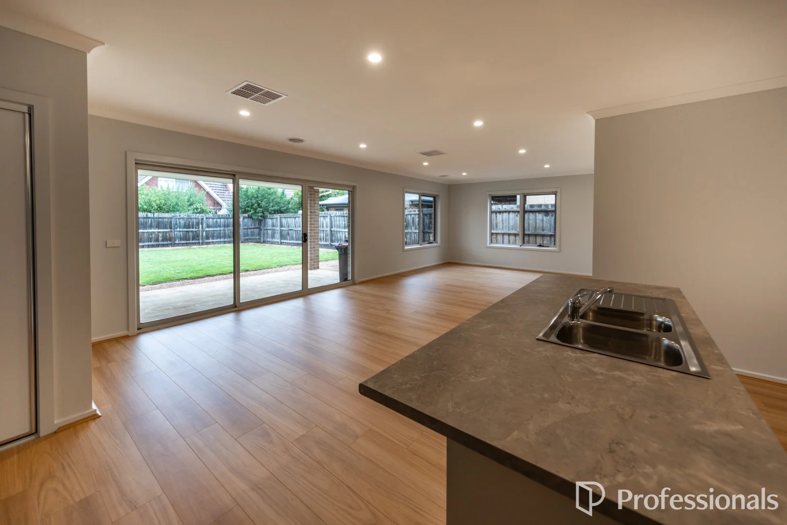 Additional image 3 of 8 Elizabeth St, Melton South VIC 3338
