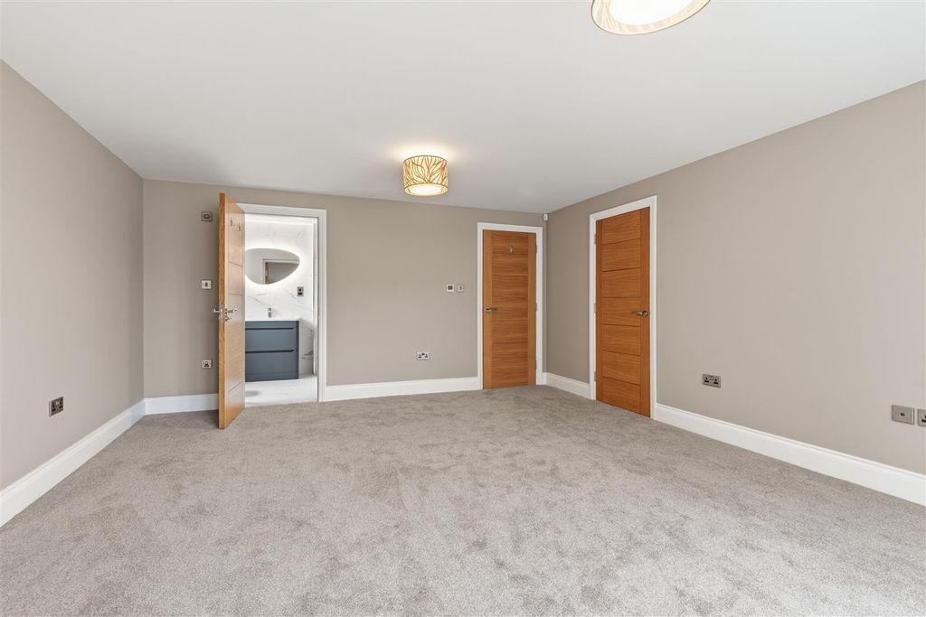 Additional image 27 of 4 bed detached house to rentChessetts Wood Road, Lapworth, Solihull B94