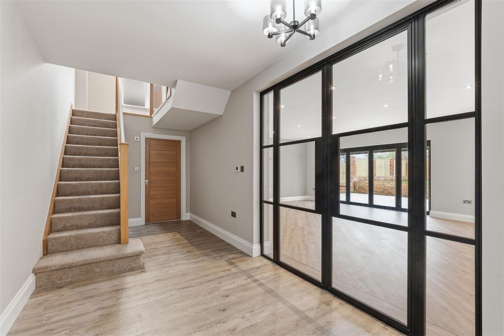 Additional image 7 of 4 bed detached house to rentChessetts Wood Road, Lapworth, Solihull B94