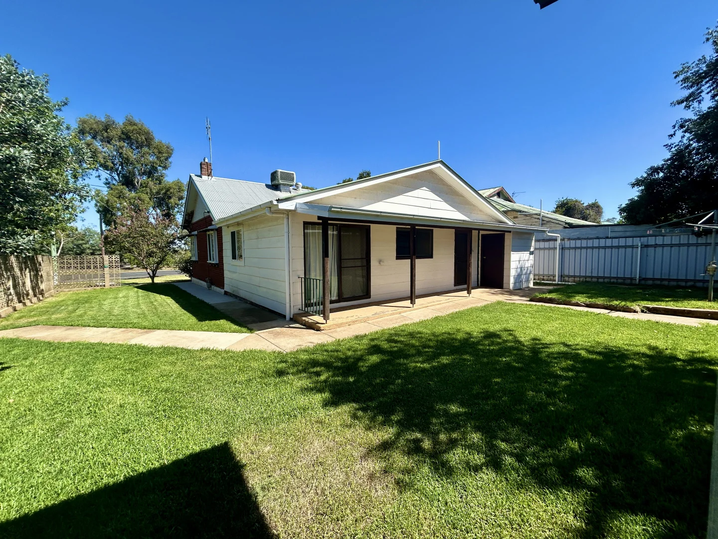 Additional image 9 of 1-6/98 Main Street, Junee NSW 2663