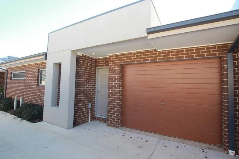 2/62 Tarneit Road, Werribee VIC 3030