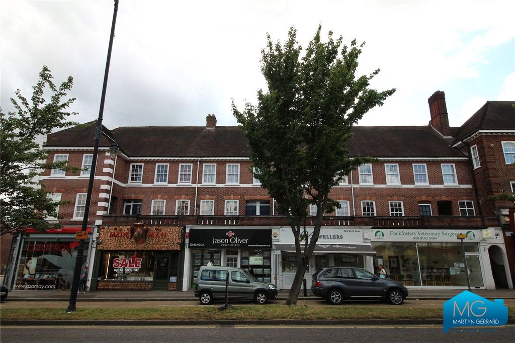 2 bed flat for saleHeddon Court, Cockfosters Road, Barnet, Hertfordshire EN4