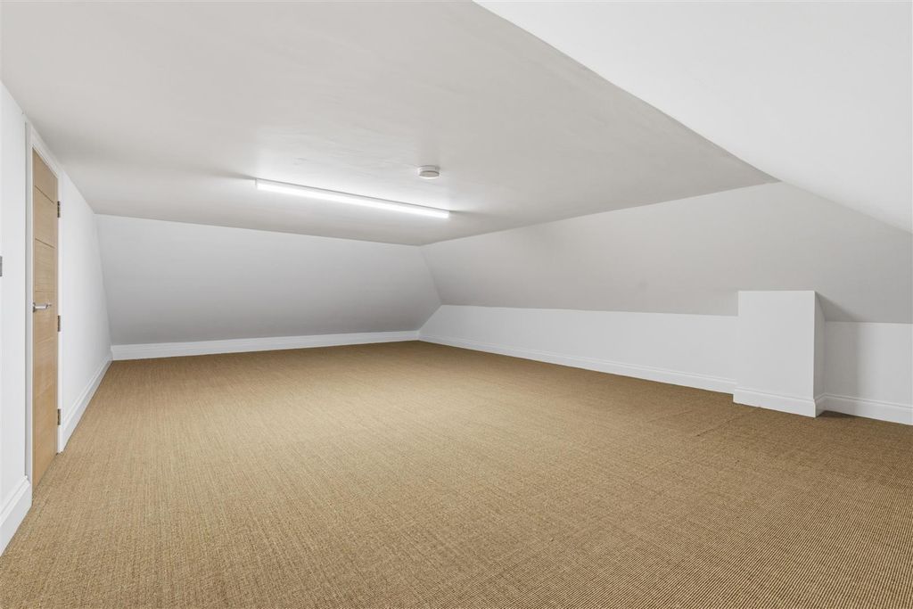 Additional image 41 of 4 bed detached house to rentChessetts Wood Road, Lapworth, Solihull B94