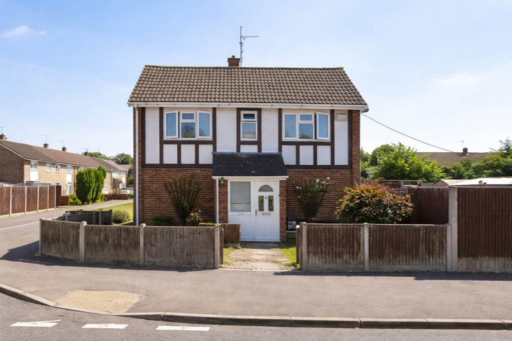 4 bed semi-detached house to rentTithe Farm Road, Dunstable LU5