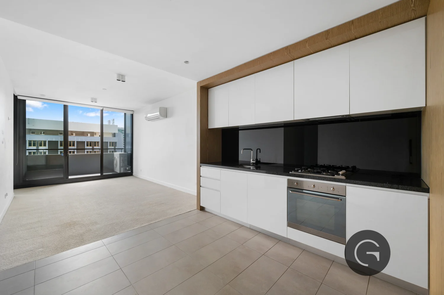 1216/74 Queens Road, Melbourne VIC 3004