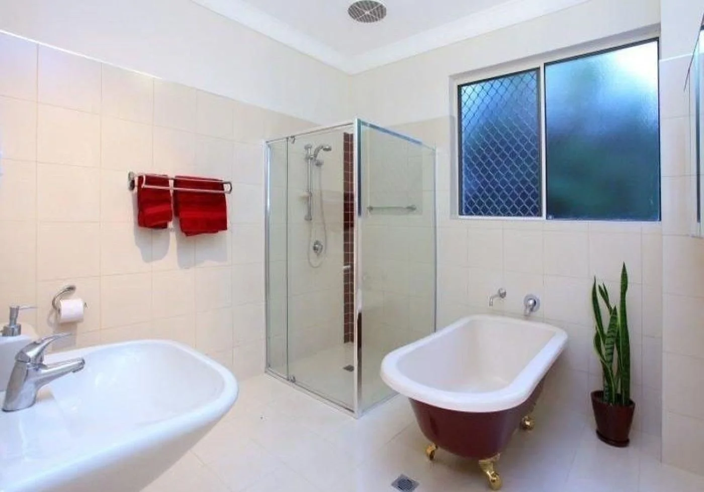 Additional image 8 of Room 3/7 Mercure Place, Highland Park QLD 4211