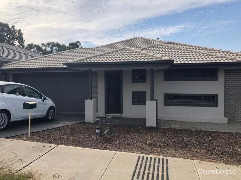 18 Hound Court, Pakenham VIC 3810