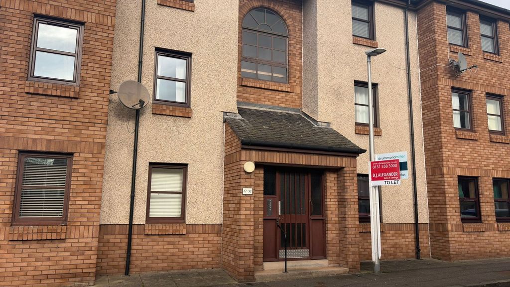 2 bed flat to rentThe Paddock, Musselburgh, East Lothian EH21