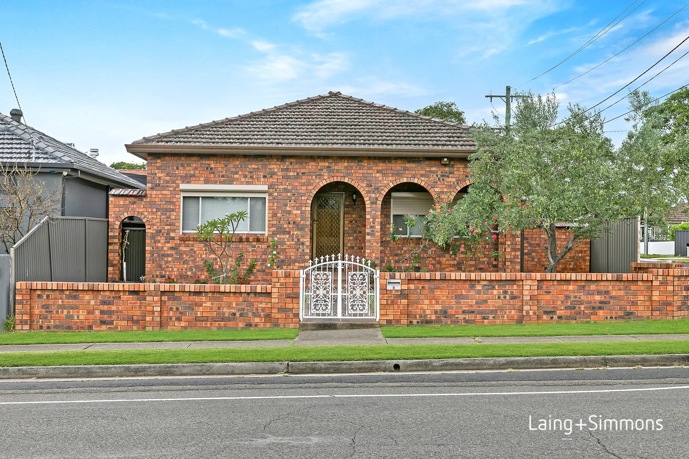 8 Roseberry St, Merrylands NSW 2160