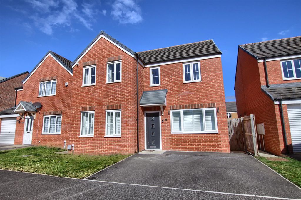 4 bed detached house to rentBourne Morton Drive, Ingleby Barwick TS17