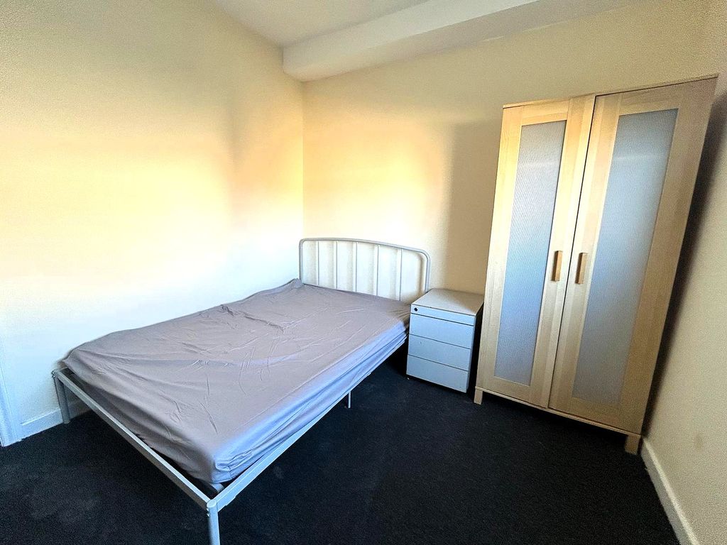 Room to rentPenarth Road, Cardiff CF11