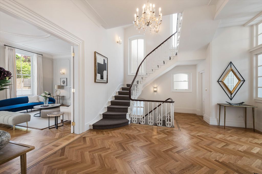 8 bed detached house to rentUpper Phillimore Gardens, Kensington, London W8 photo 5