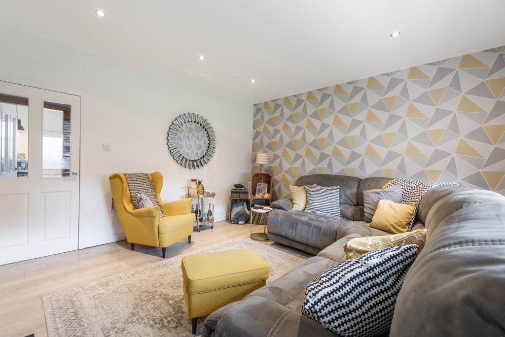 Additional image 3 of 2 bed flat for saleAlmond Street, Grangemouth FK3