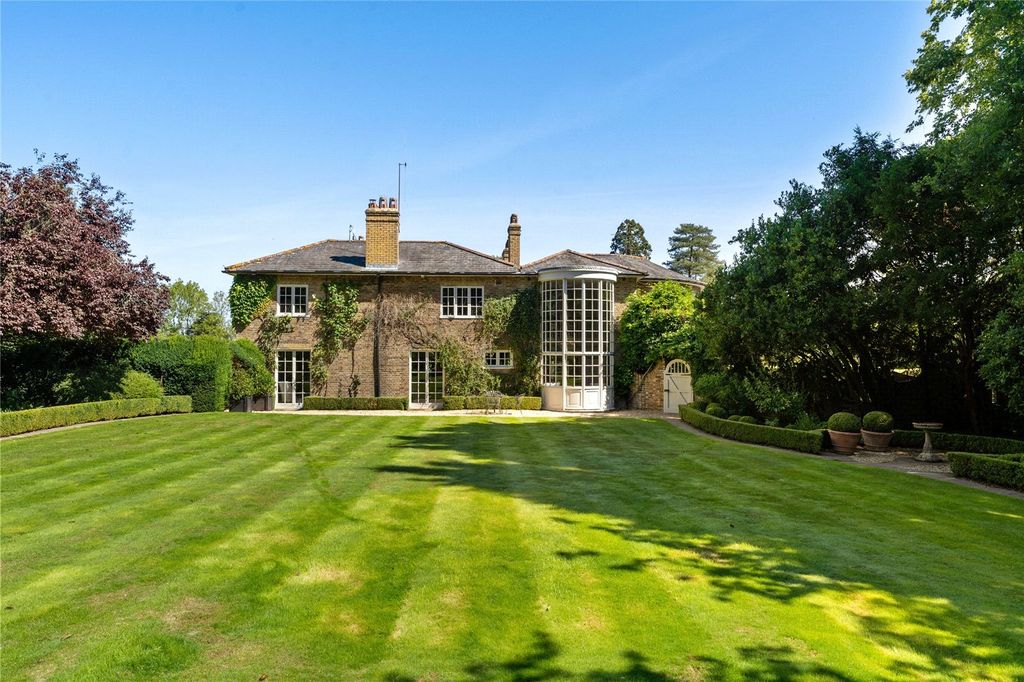 6 bed detached house for saleAshendene Road, Bayford, Hertfordshire SG13