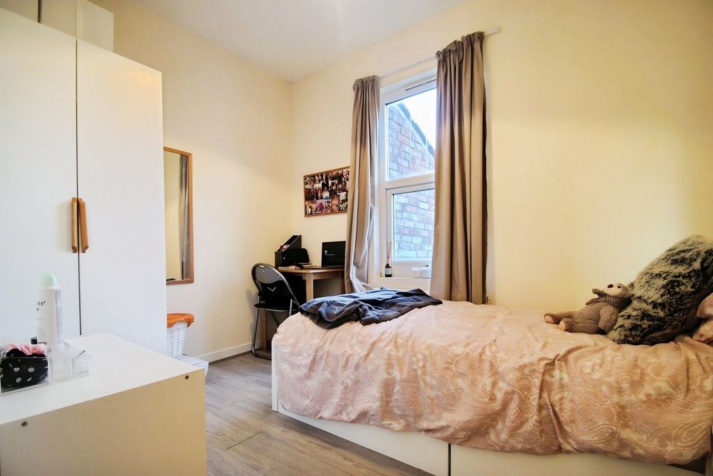 Additional image 6 of 6 bed semi-detached house to rentSt Marys Road, Cowley OX4