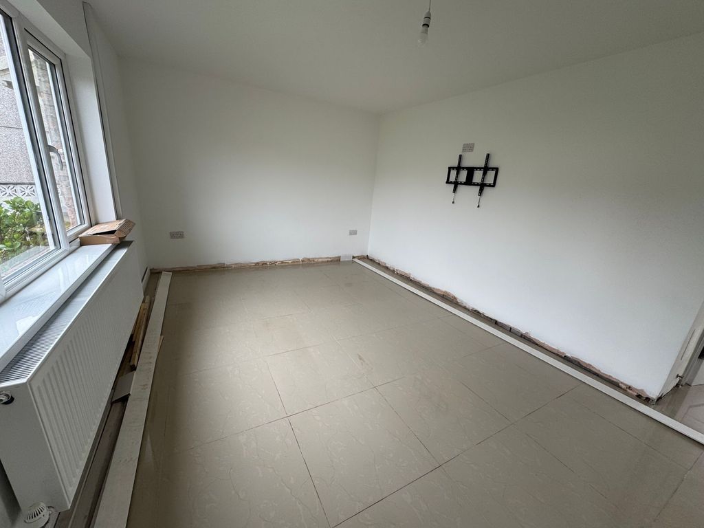 3 bed terraced house to rent19 Willow Road, Gurnos, Merthyr Tydfil CF47