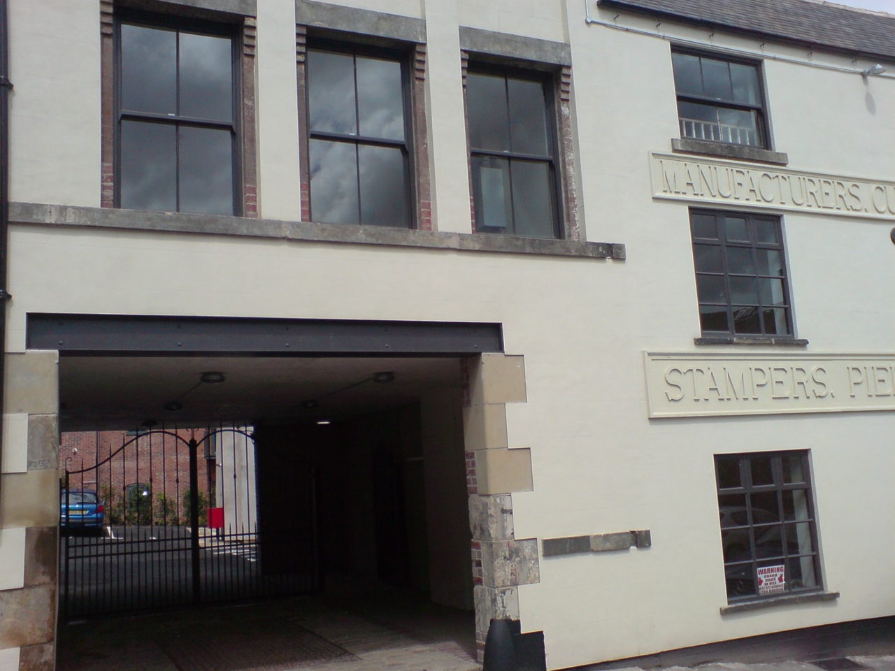 Studio Flat, Cutlery Works, S3, N1 7GU