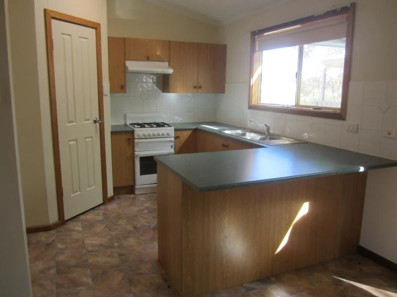 38B Quandong St, Roxby Downs SA 5725 photo 2