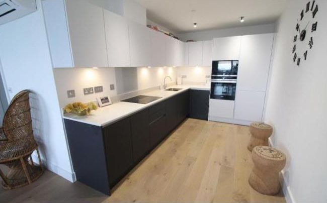2 bed flat to rentChristchurch Road, Bournemouth BH1
