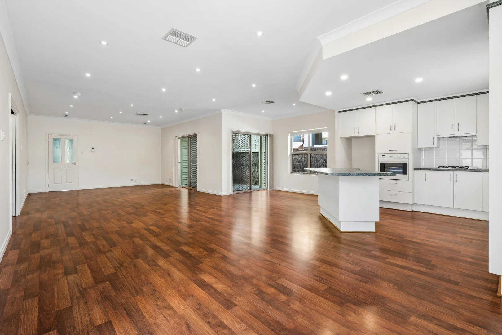 Additional image 7 of 5 Bluelake Court, Tennyson SA 5022