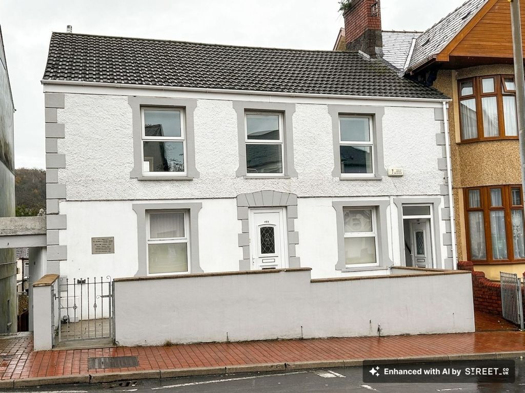 2 bed flat to rentNew Road, Skewen SA10