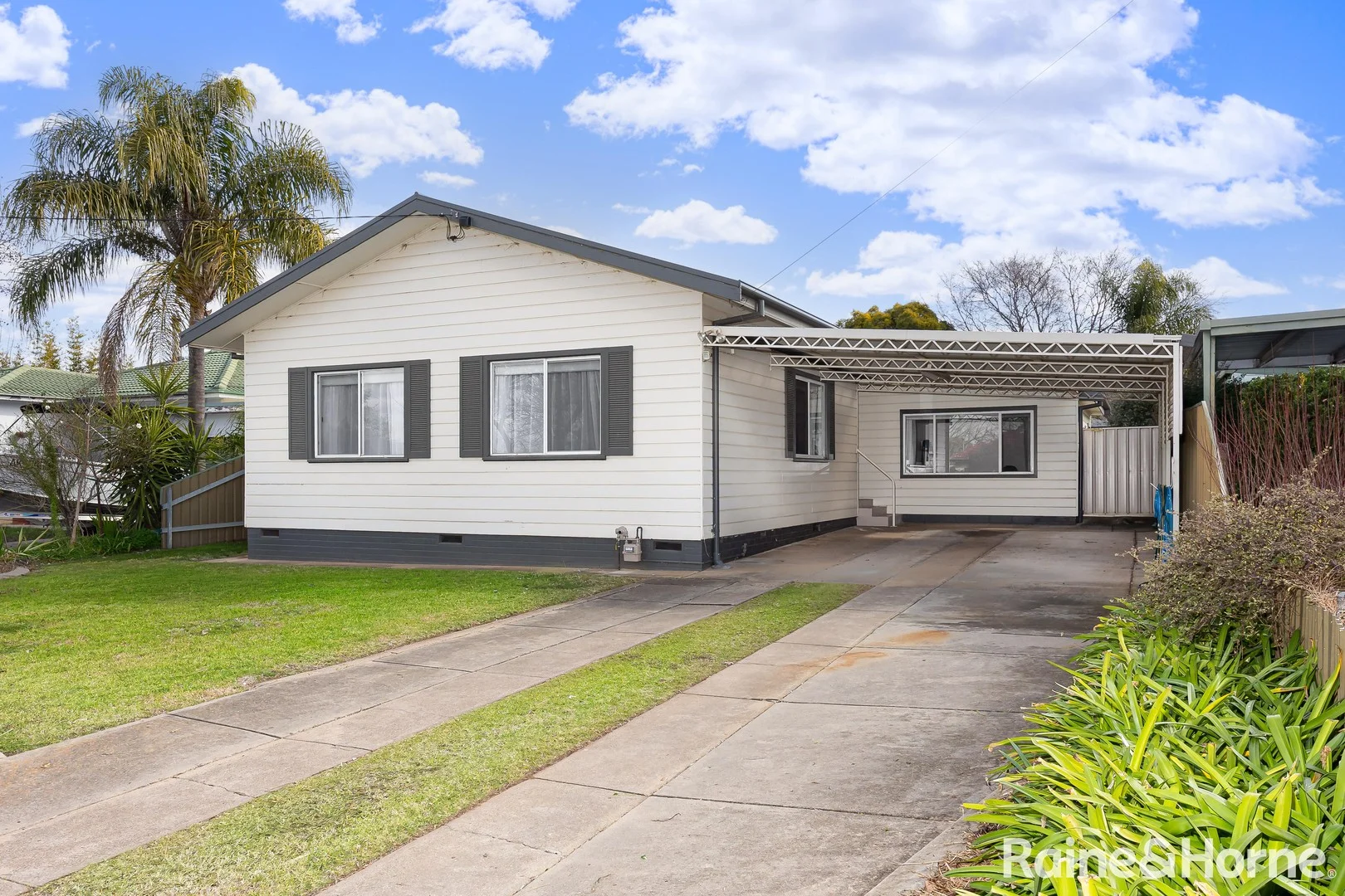 10 Paull Street, Kooringal NSW 2650